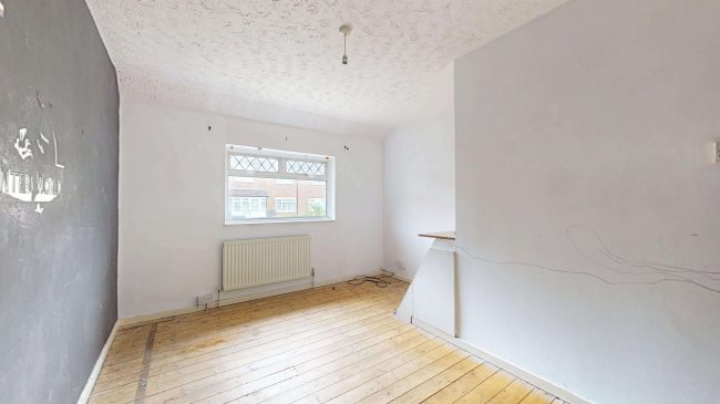 25 Pirbright Crescent, New Addington, Croydon, CR0 0RT 8