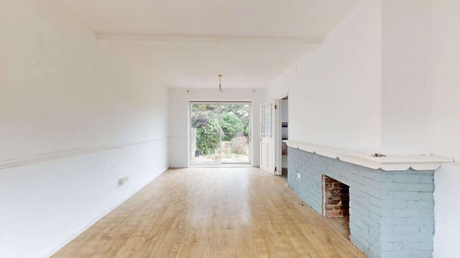 25 Pirbright Crescent, New Addington, Croydon, CR0 0RT 8