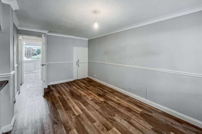 290 Brangwyn Crescent, Wimbledon, London, SW19 2UF 5