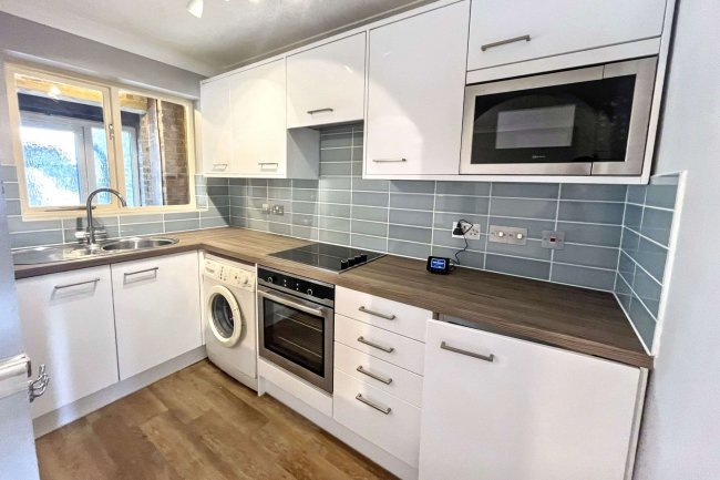 290 Brangwyn Crescent, Wimbledon, London, SW19 2UF 5