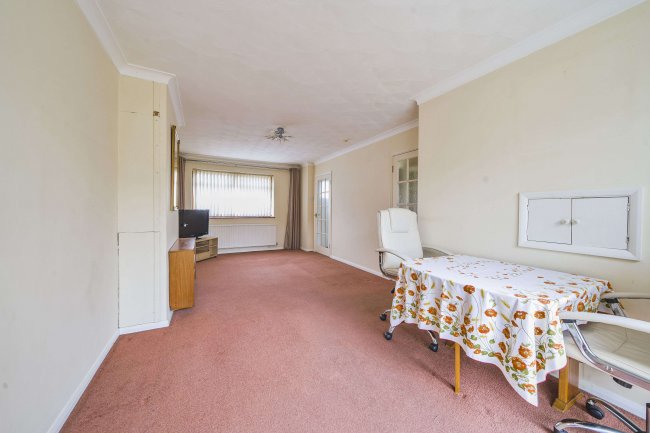 40 Bear Road, Hanworth Village, Feltham, TW13 6RA 9