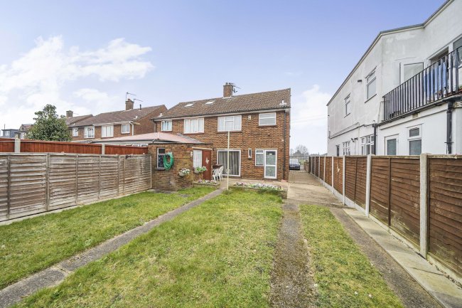 40 Bear Road, Hanworth Village, Feltham, TW13 6RA 9