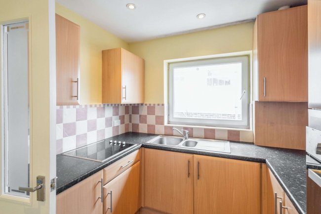 9 Grove Farm Croft, Leeds, West Yorkshire, LS16 6DE 6