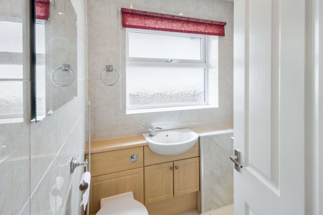 9 Grove Farm Croft, Leeds, West Yorkshire, LS16 6DE 6