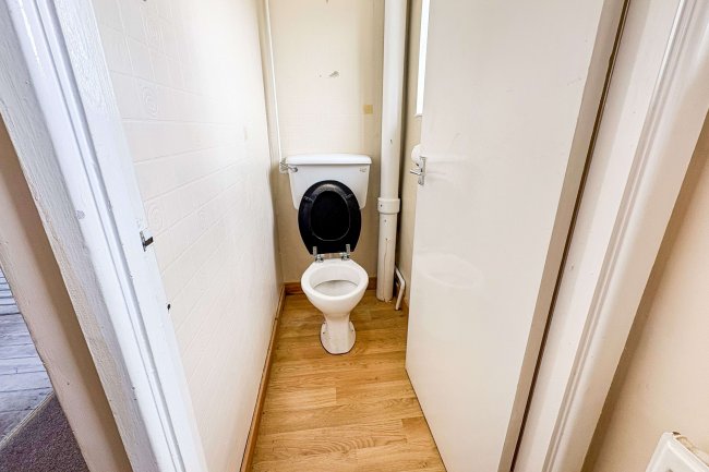 12 Oliver Avenue, Corsham, Wiltshire, SN13 0AJ 9