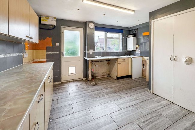 12 Oliver Avenue, Corsham, Wiltshire, SN13 0AJ 9