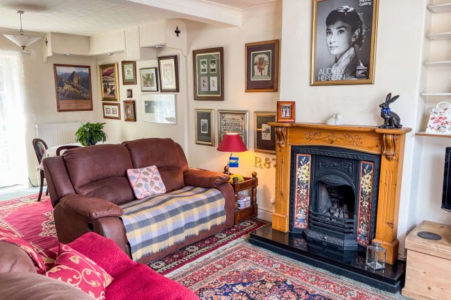 5-7 Berwyn Street, Llangollen, LL20 8NF 1