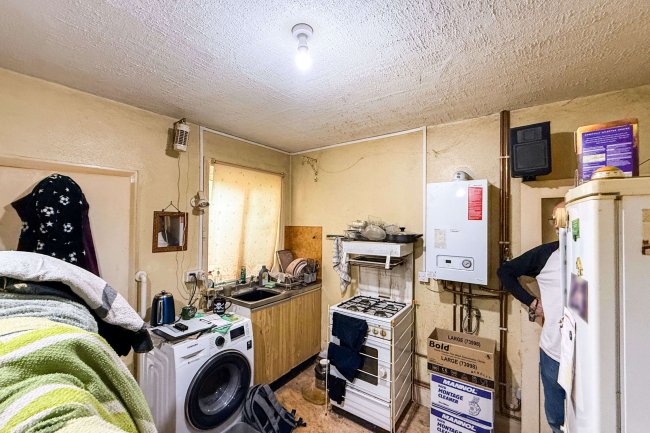 69 Bettesworth Road, Ryde, Isle Of Wight PO33 3EN 2