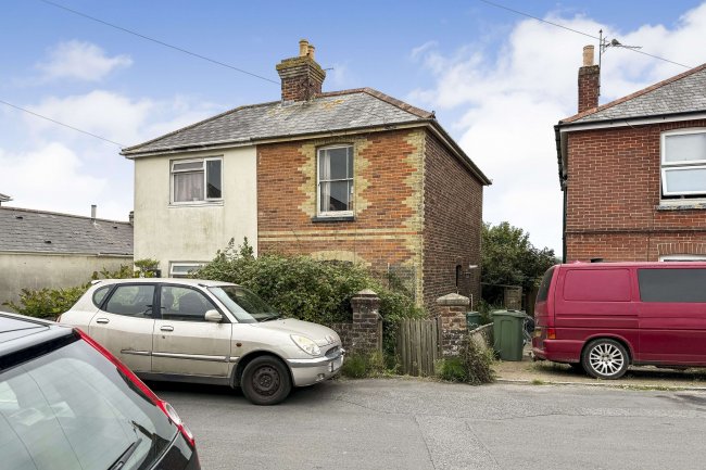 69 Bettesworth Road, Ryde, Isle Of Wight PO33 3EN 2