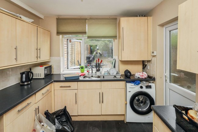 283 Church Road, Leyton, London, E10 7BQ 4