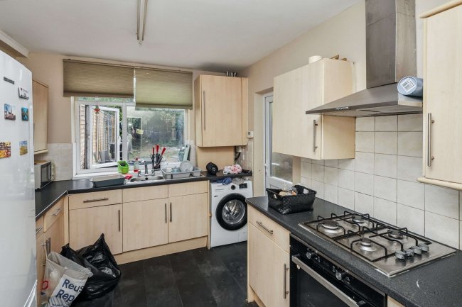 283 Church Road, Leyton, London, E10 7BQ 4