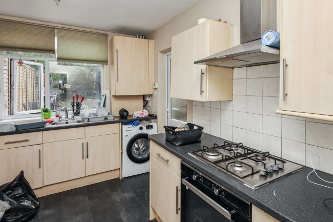 283 Church Road, Leyton, London, E10 7BQ 4