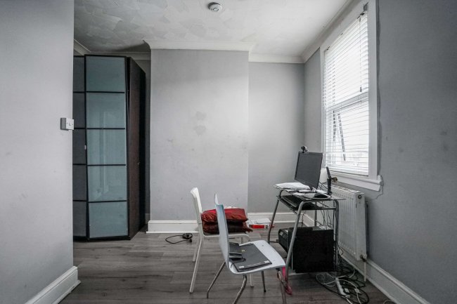 2 East Street, Chatham, Kent, ME4 5NJ 2