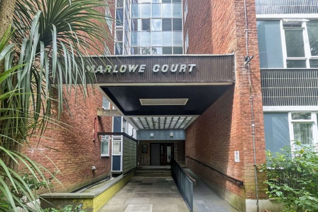 7 Marlowe Court, Lymer Avenue, Dulwich, London SE19 1LP 2