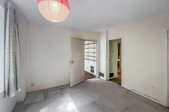 7 Marlowe Court, Lymer Avenue, Dulwich, London SE19 1LP 2