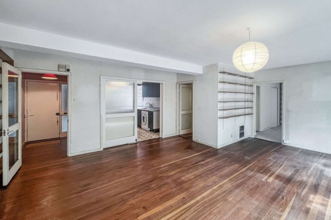 7 Marlowe Court, Lymer Avenue, Dulwich, London SE19 1LP 2