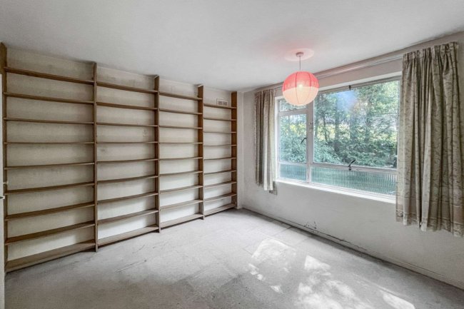 7 Marlowe Court, Lymer Avenue, Dulwich, London SE19 1LP 2