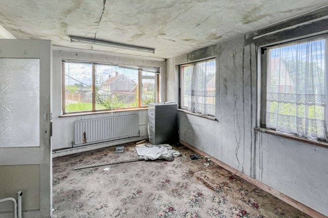 23 Thornton Road, Bromley, Kent BR1 5AP 1