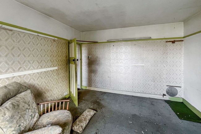 23 Thornton Road, Bromley, Kent BR1 5AP 1