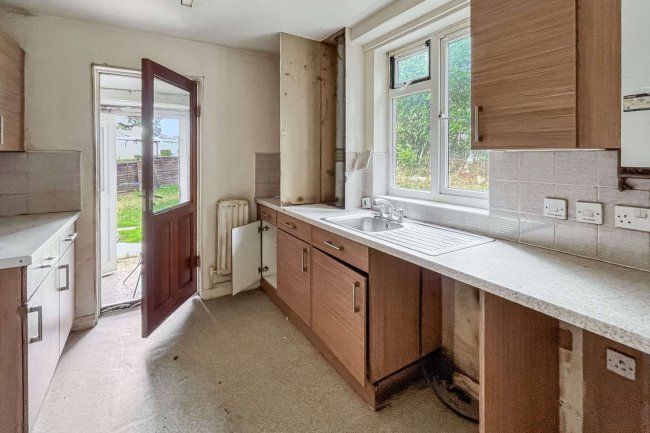 121 Halcot Avenue, Bexleyheath, DA6 7QA 10