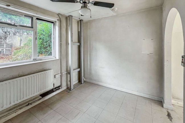 121 Halcot Avenue, Bexleyheath, DA6 7QA 10