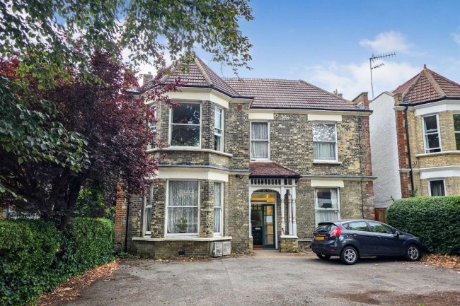 Flat E, 252 Willesden Lane, London NW2 5RE 4