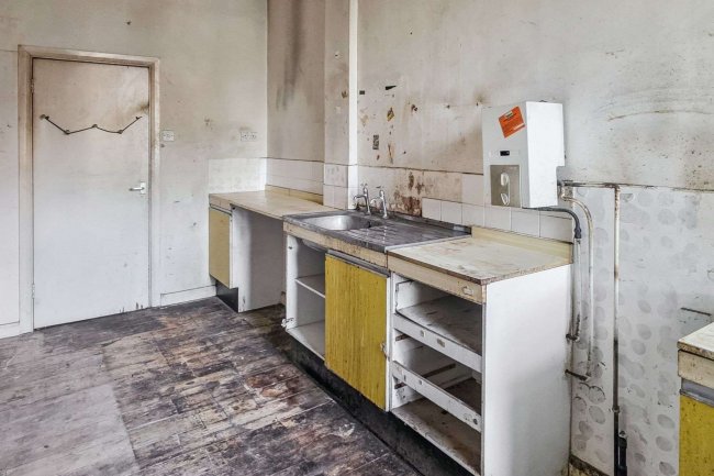 81b Edith Road, Hammersmith, London W14 0TJ 5