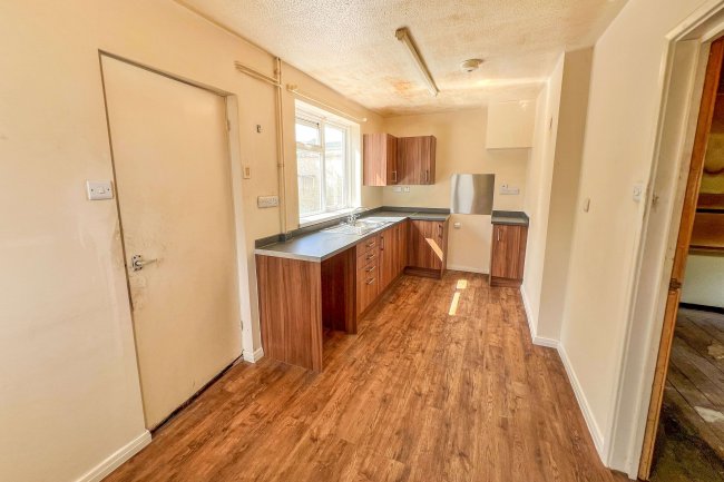 33 Hollow Way, Bradenstoke, Chippenham, Wiltshire, SN15 4EX 7