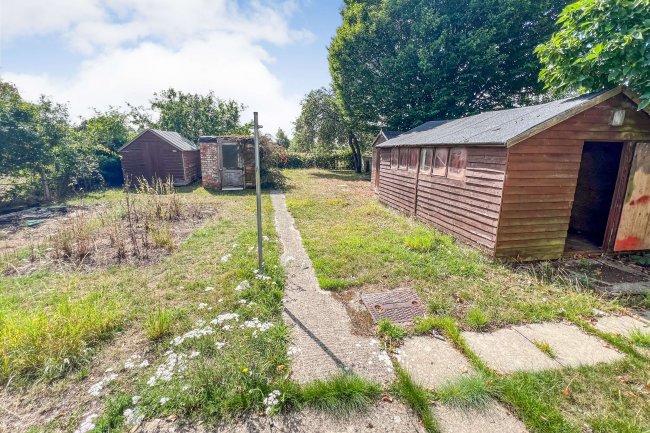 33 Hollow Way, Bradenstoke, Chippenham, Wiltshire, SN15 4EX 7