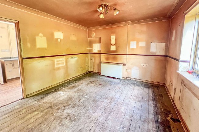 33 Hollow Way, Bradenstoke, Chippenham, Wiltshire, SN15 4EX 7