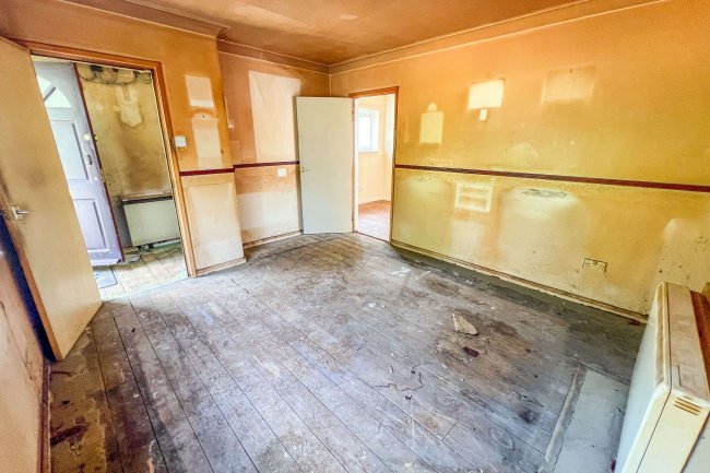 33 Hollow Way, Bradenstoke, Chippenham, Wiltshire, SN15 4EX 7