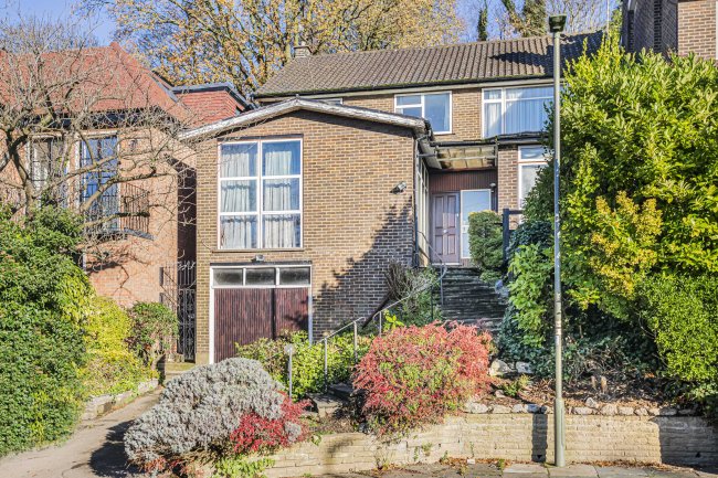 19 West Heath Gardens, Hampstead, London, NW3 7TR 3