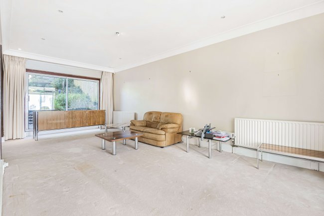 19 West Heath Gardens, Hampstead, London, NW3 7TR 3