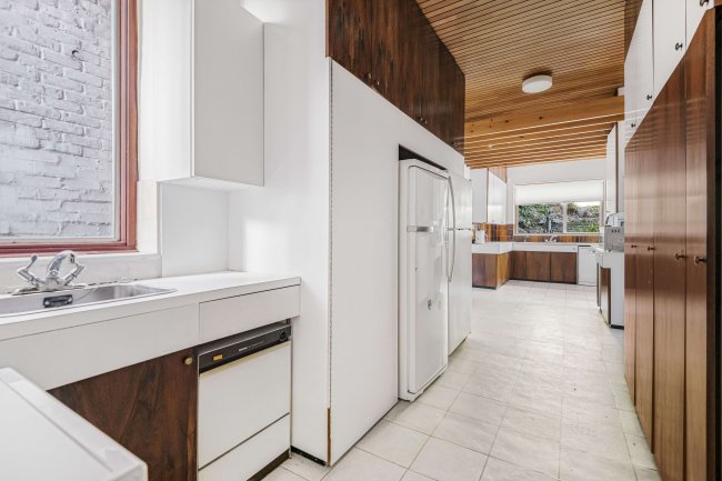 19 West Heath Gardens, Hampstead, London, NW3 7TR 3