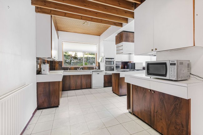 19 West Heath Gardens, Hampstead, London, NW3 7TR 3