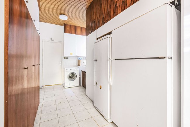 19 West Heath Gardens, Hampstead, London, NW3 7TR 3