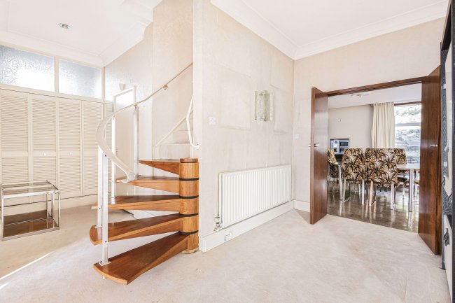 19 West Heath Gardens, Hampstead, London, NW3 7TR 3