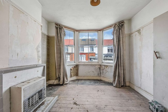 5 Maple Avenue, Gillingham, Kent, ME7 2NT 8