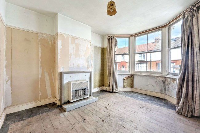 5 Maple Avenue, Gillingham, Kent, ME7 2NT 8