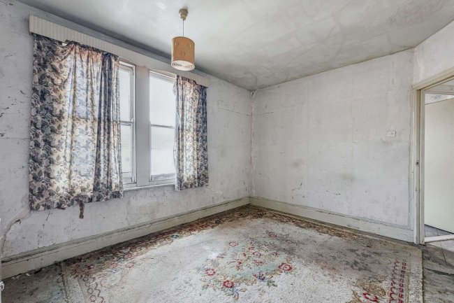 5 Maple Avenue, Gillingham, Kent, ME7 2NT 8