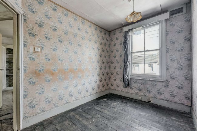 5 Maple Avenue, Gillingham, Kent, ME7 2NT 8