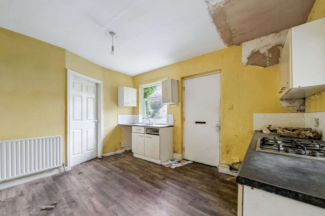 17 The Oval, Newcastle Upon Tyne, NE6 3LH 4