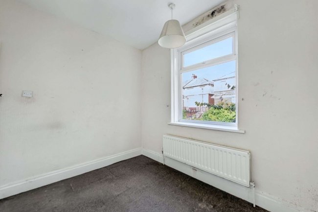 17 The Oval, Newcastle Upon Tyne, NE6 3LH 4