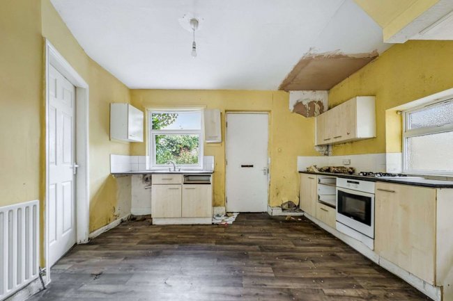 17 The Oval, Newcastle Upon Tyne, NE6 3LH 4