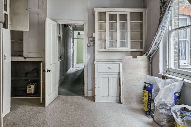 70 Delaware Mansions, Delaware Road, Maida Vale, London, W9 2LJ 8