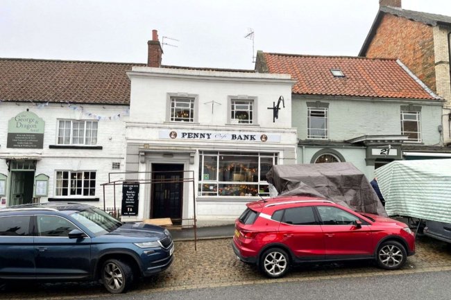 19 Market Place, Kirkbymoorside, North Yorkshire YO62 6AA 9