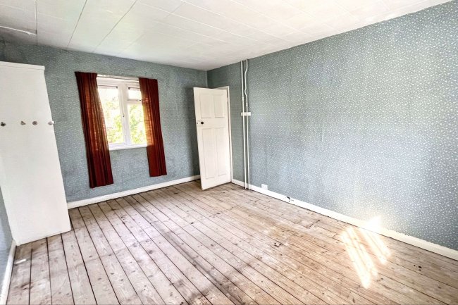 38 Dale Road, Crayford, DA1 3PQ 4