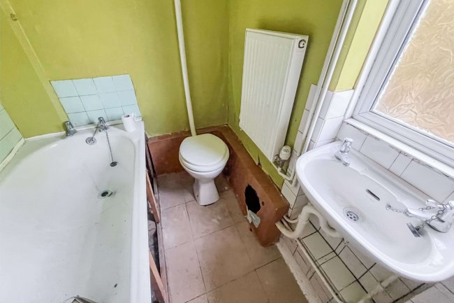 38 Dale Road, Crayford, DA1 3PQ 4