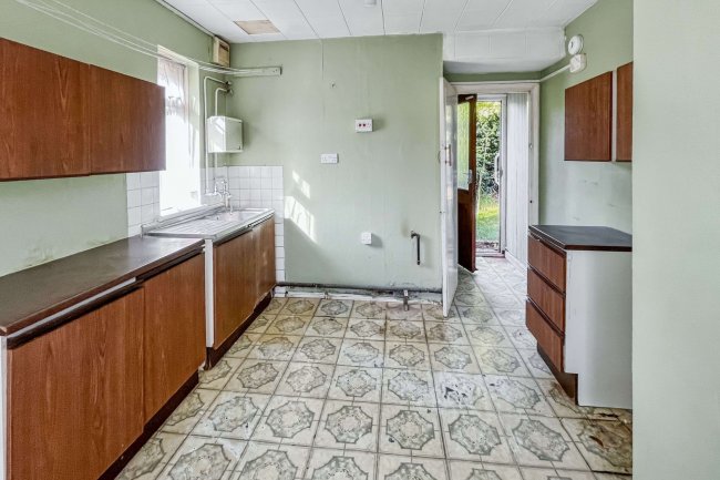 38 Dale Road, Crayford, DA1 3PQ 4