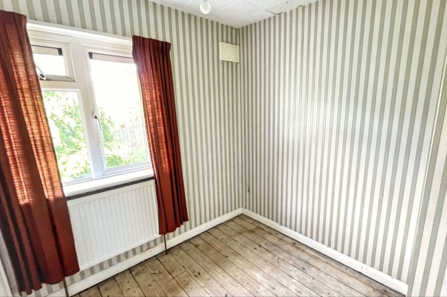 38 Dale Road, Crayford, DA1 3PQ 4